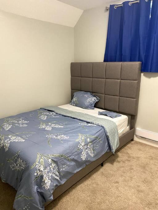 Beautiful And Spacious 1 Room In A Very Quiet Area Airdrie Exterior foto