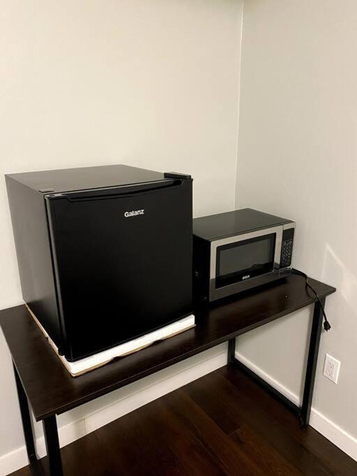 Beautiful And Spacious 1 Room In A Very Quiet Area Airdrie Exterior foto